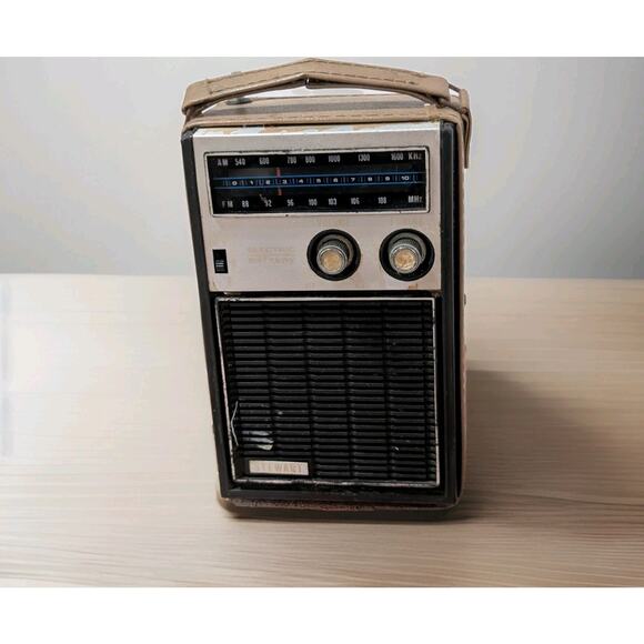 Vintage - 8" Stewart AM/FM Radio Tan Case, Plug In/Battery Powered, Tested Works - Picture 1 of 9